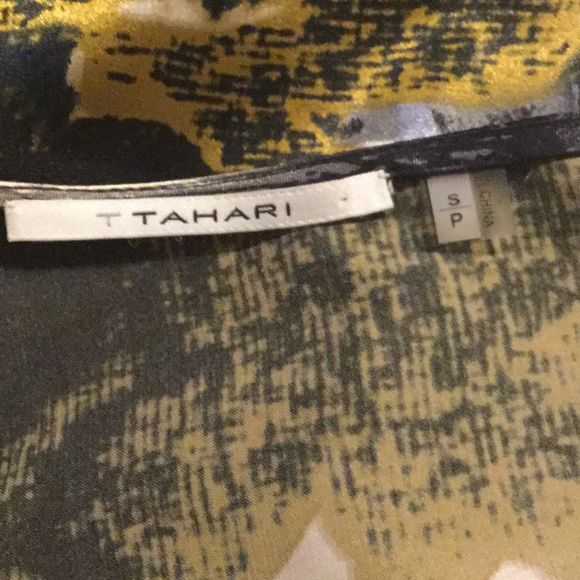 Halter golden print silky blouse - Picture 8 of 8